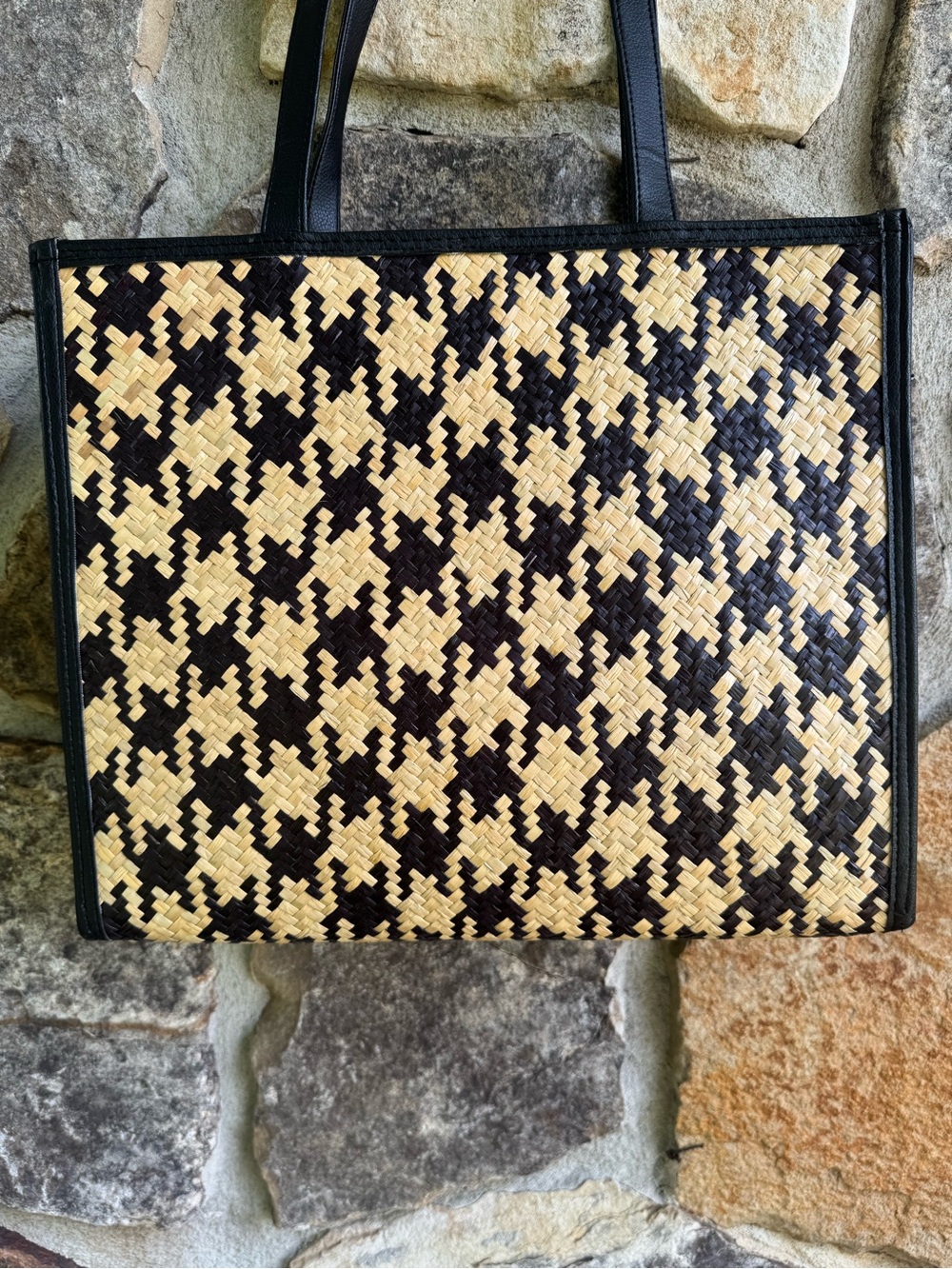 Woven Houndstooth Tote Bag in Black and Natural Raffia - Picture 2 of 16